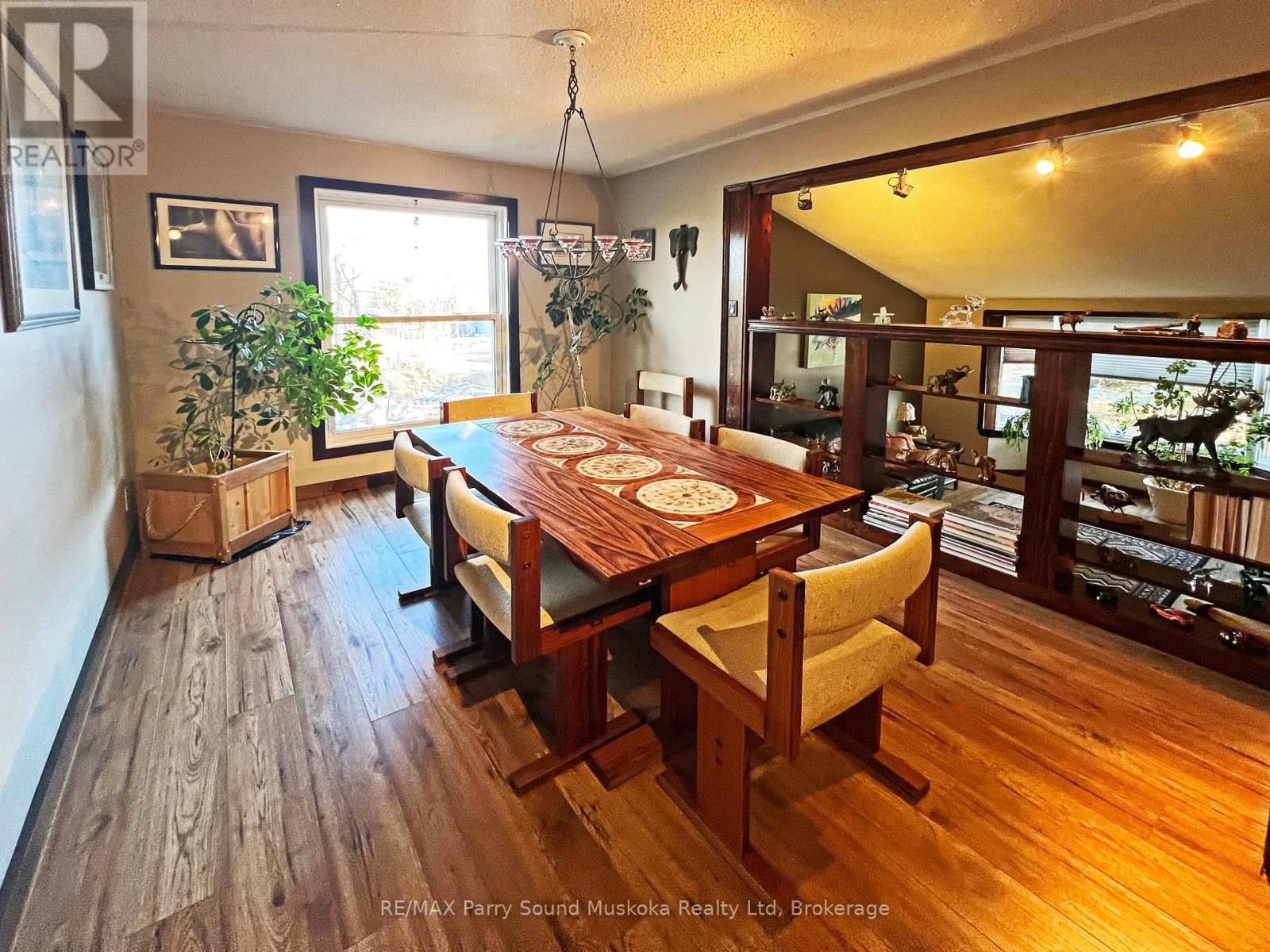 16 MACKLAIM DRIVE Image 9