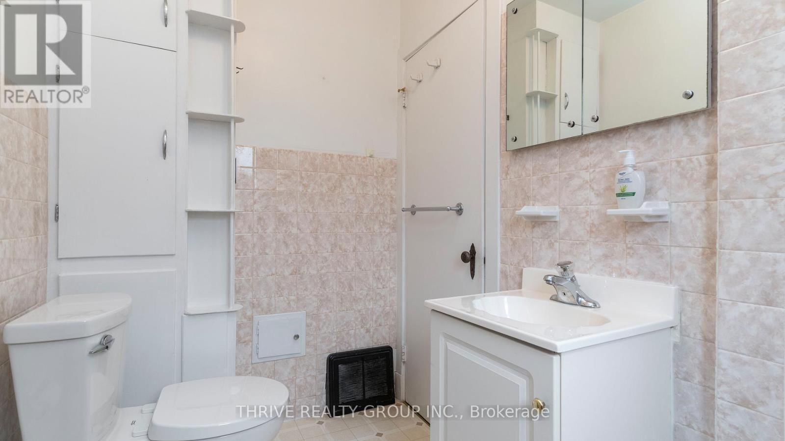 87 JACQUELINE STREET Image 13