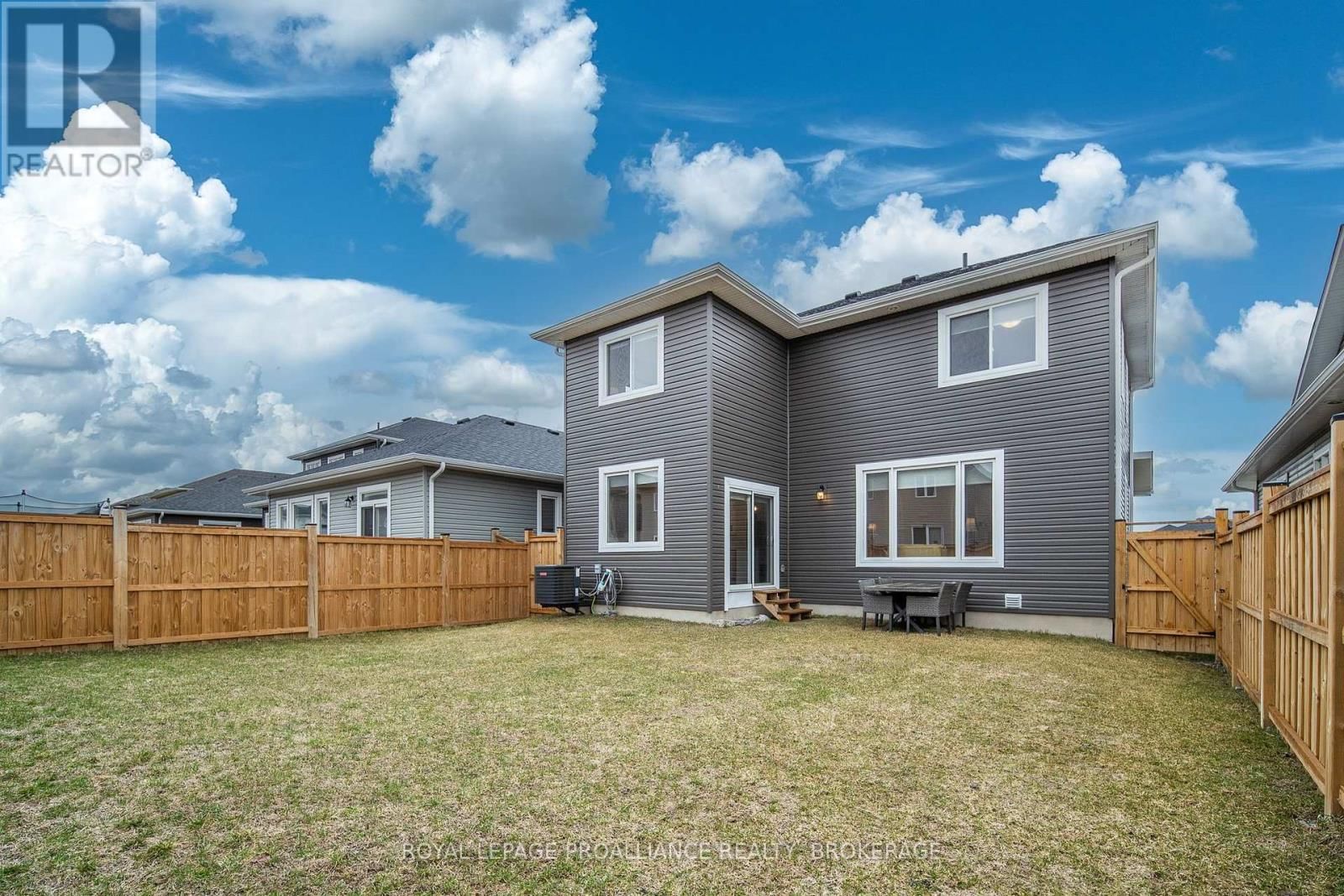 127 BRENNAN CRESCENT Image 42