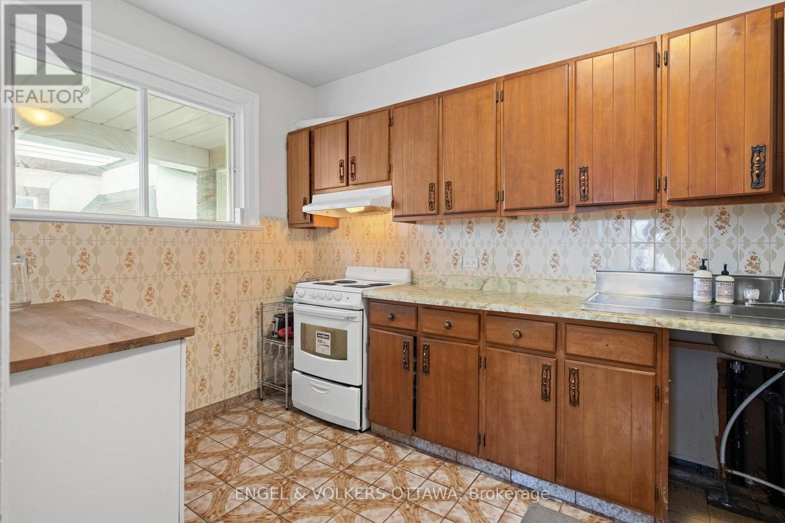 18 CLARENDON AVENUE Image 11