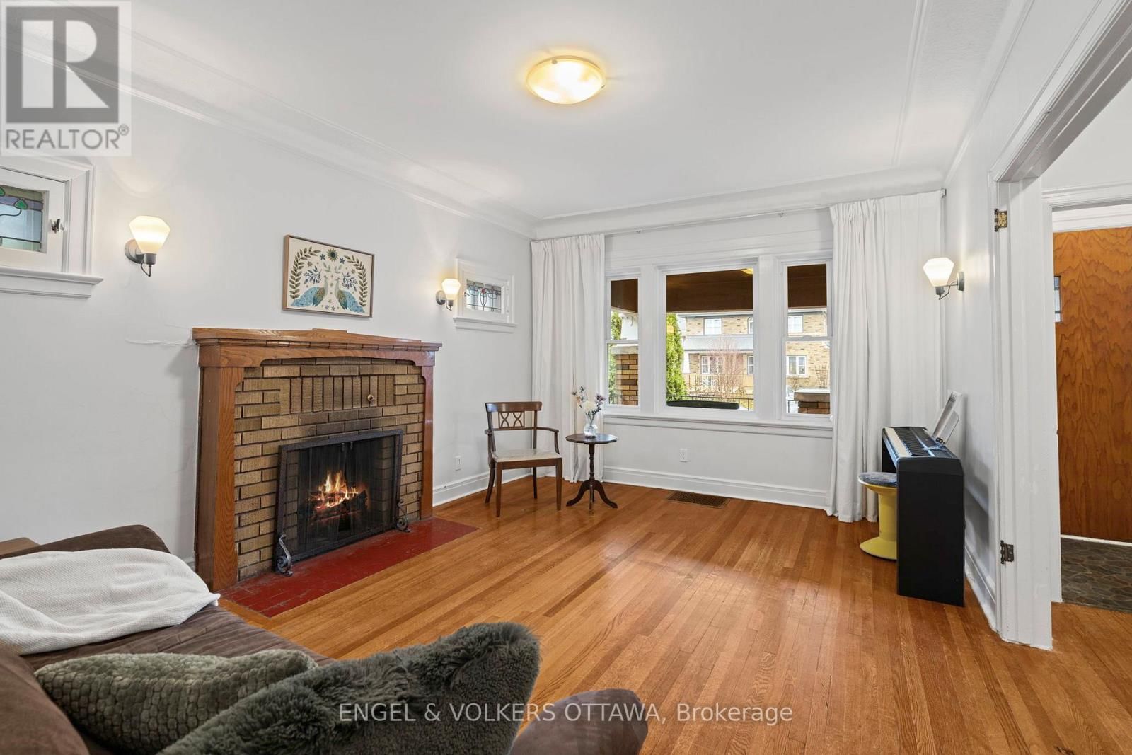 18 CLARENDON AVENUE Image 21