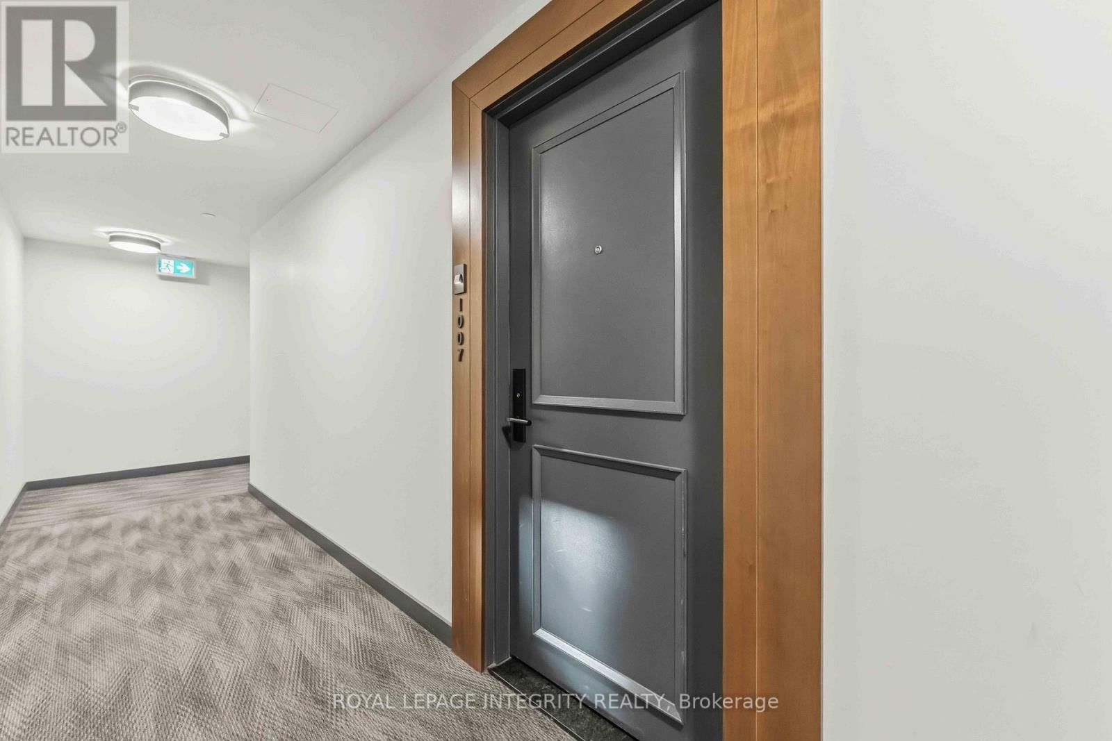 1007 - 255 BAY STREET Image 20