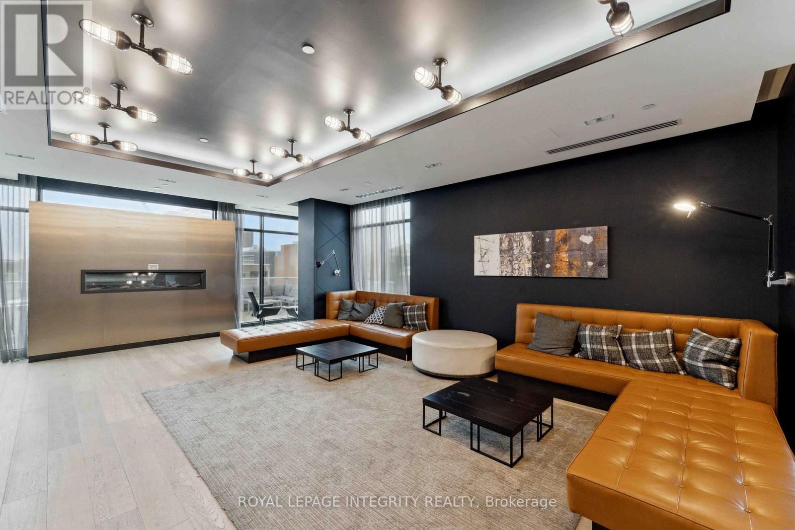 1007 - 255 BAY STREET Image 28