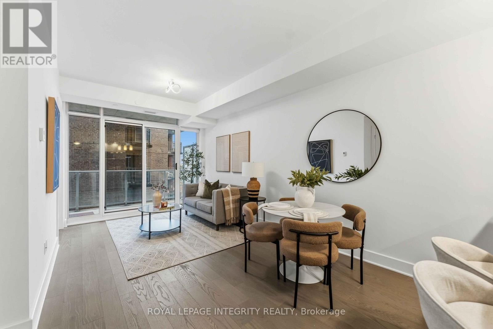 1007 - 255 BAY STREET Image 9