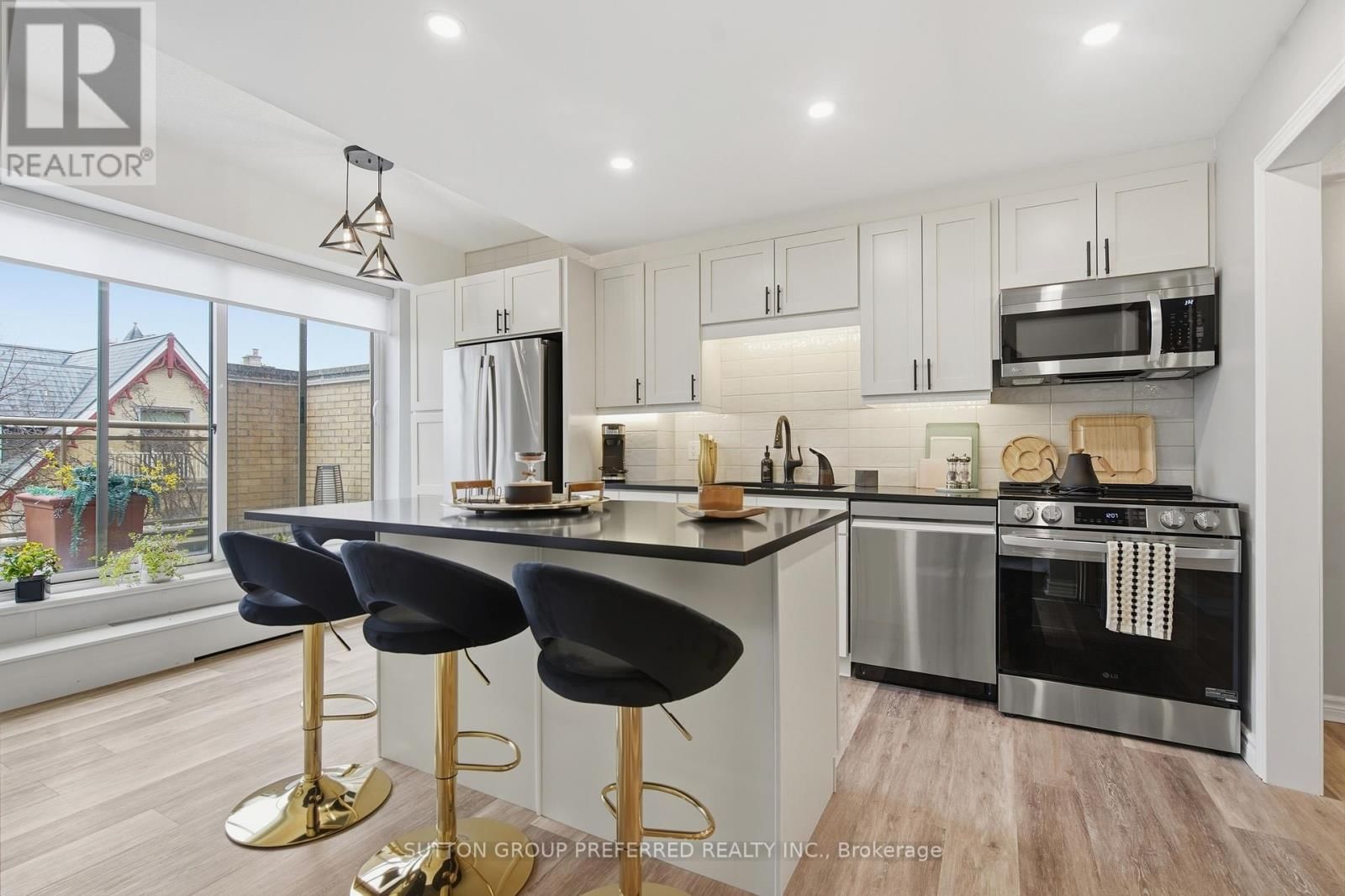 310 - 250 SYDENHAM STREET Image 13