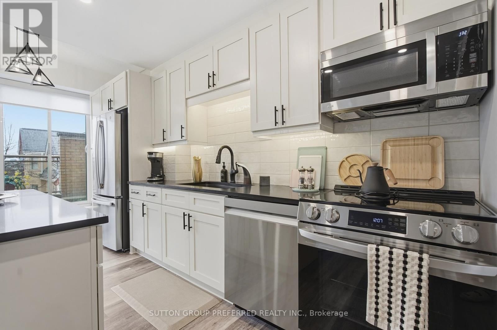 310 - 250 SYDENHAM STREET Image 14