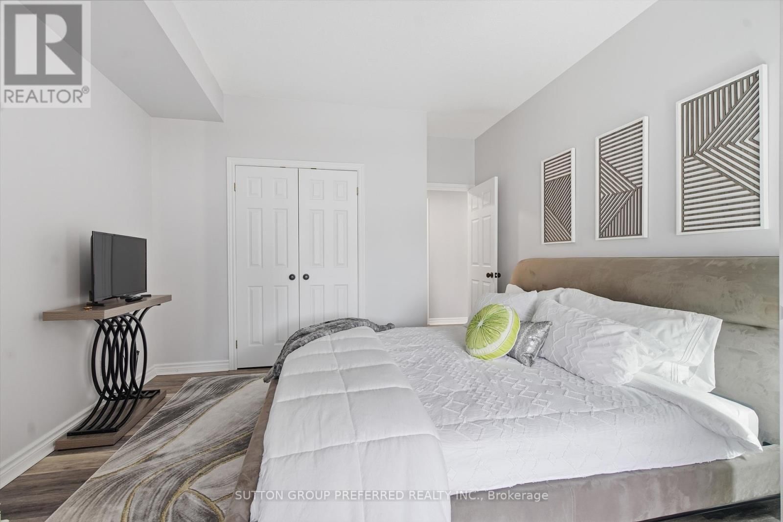 310 - 250 SYDENHAM STREET Image 24