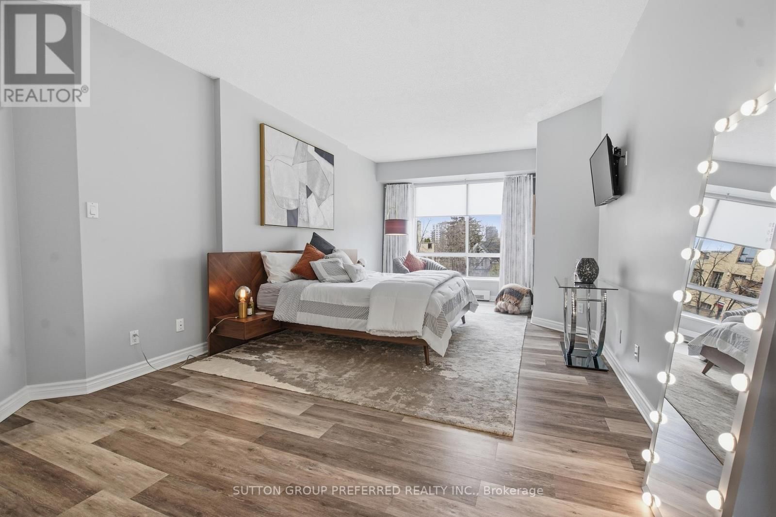 310 - 250 SYDENHAM STREET Image 28