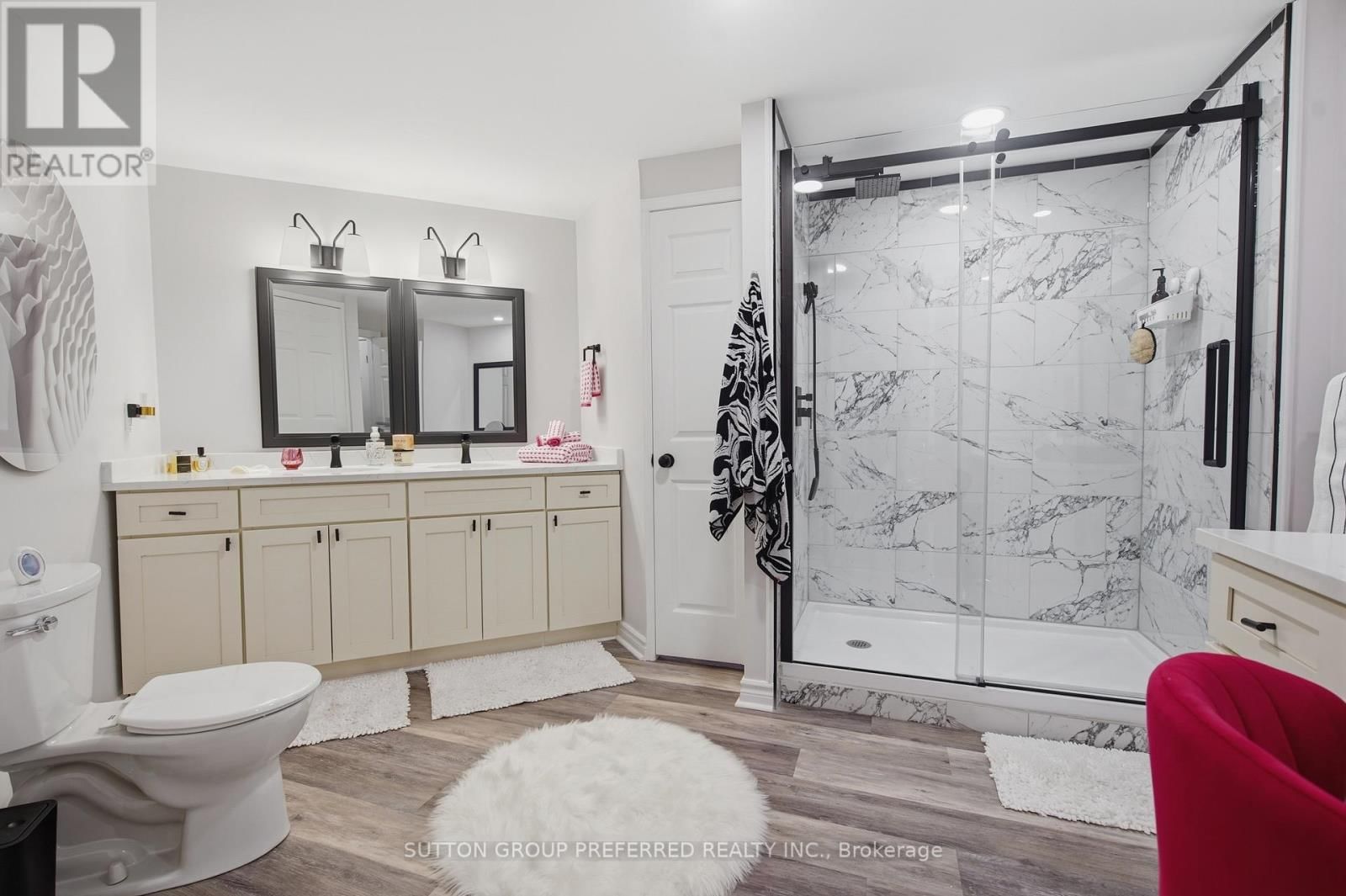 310 - 250 SYDENHAM STREET Image 31