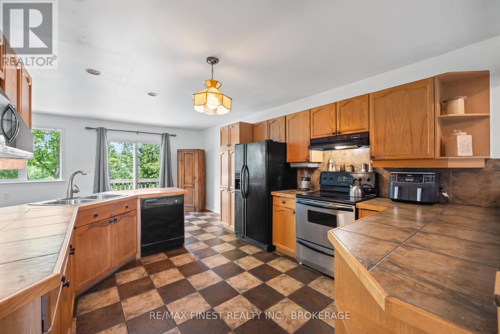 941 MALVERN TERRACE Image 14