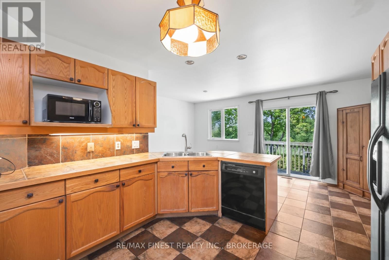 941 MALVERN TERRACE Image 15