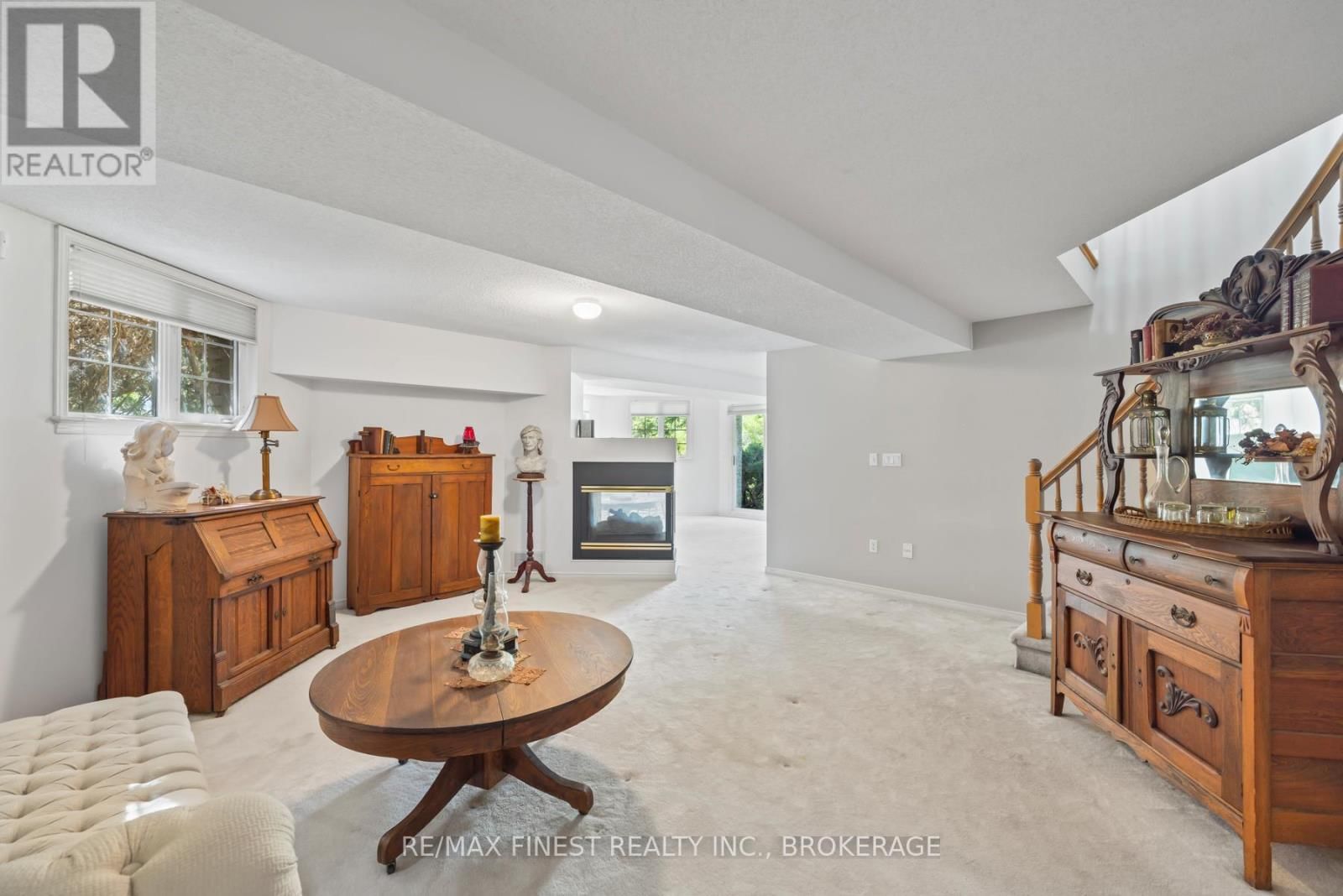 941 MALVERN TERRACE Image 28