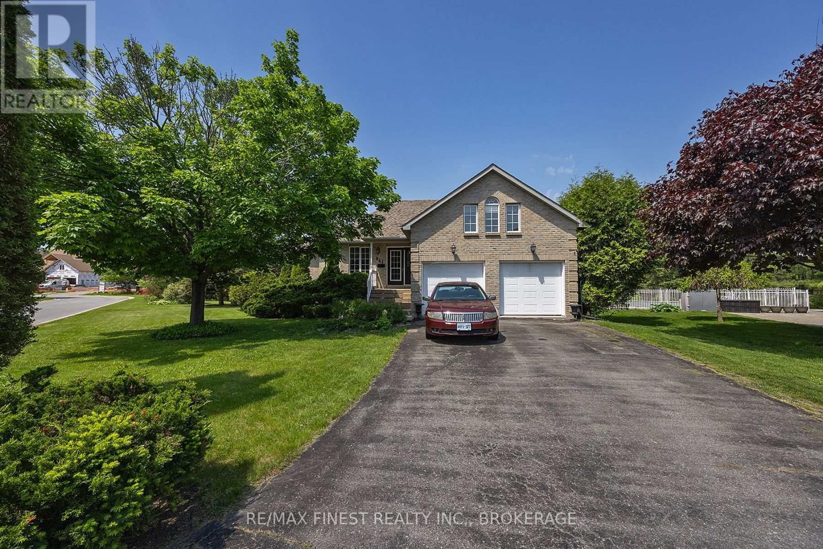 941 MALVERN TERRACE Image 3