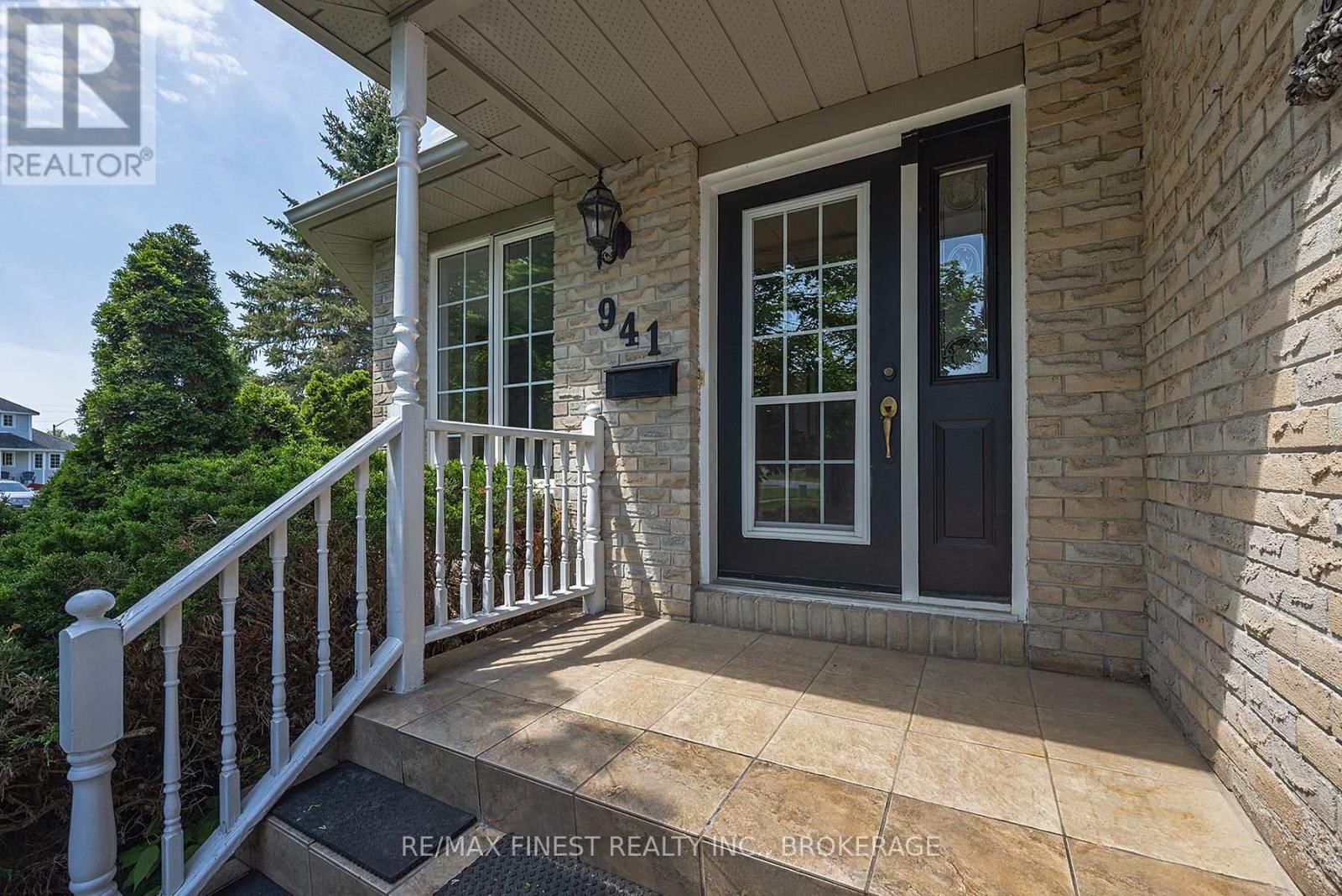 941 MALVERN TERRACE Image 6