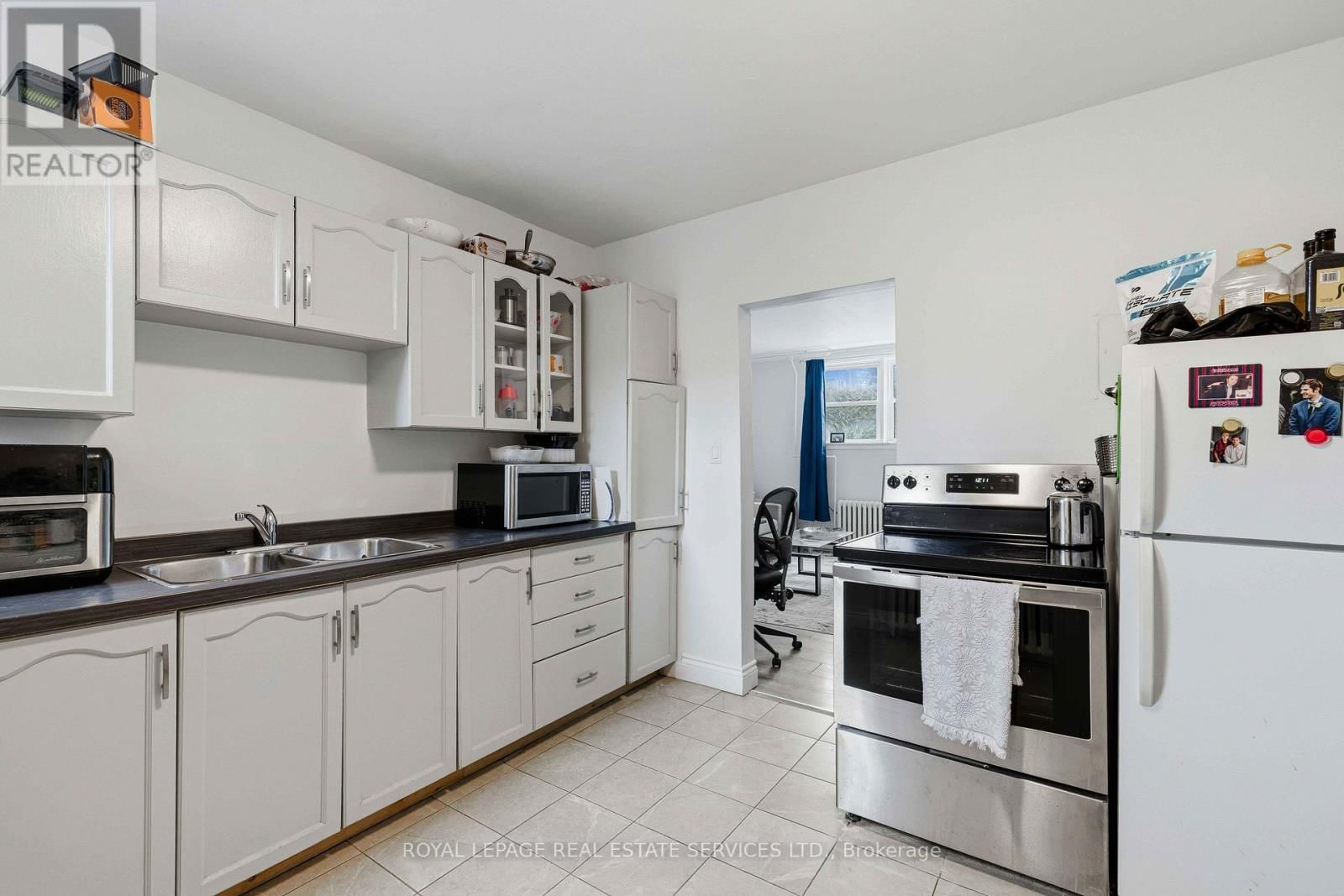 1028 JOHNSON STREET Image 22