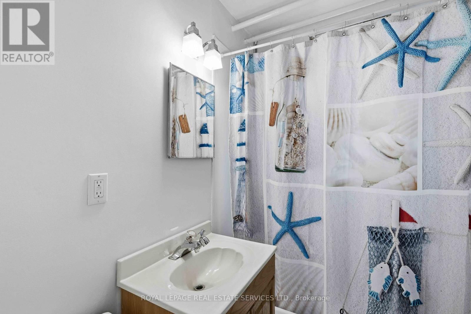 1028 JOHNSON STREET Image 29