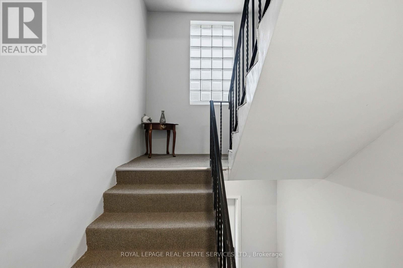 1028 JOHNSON STREET Image 31