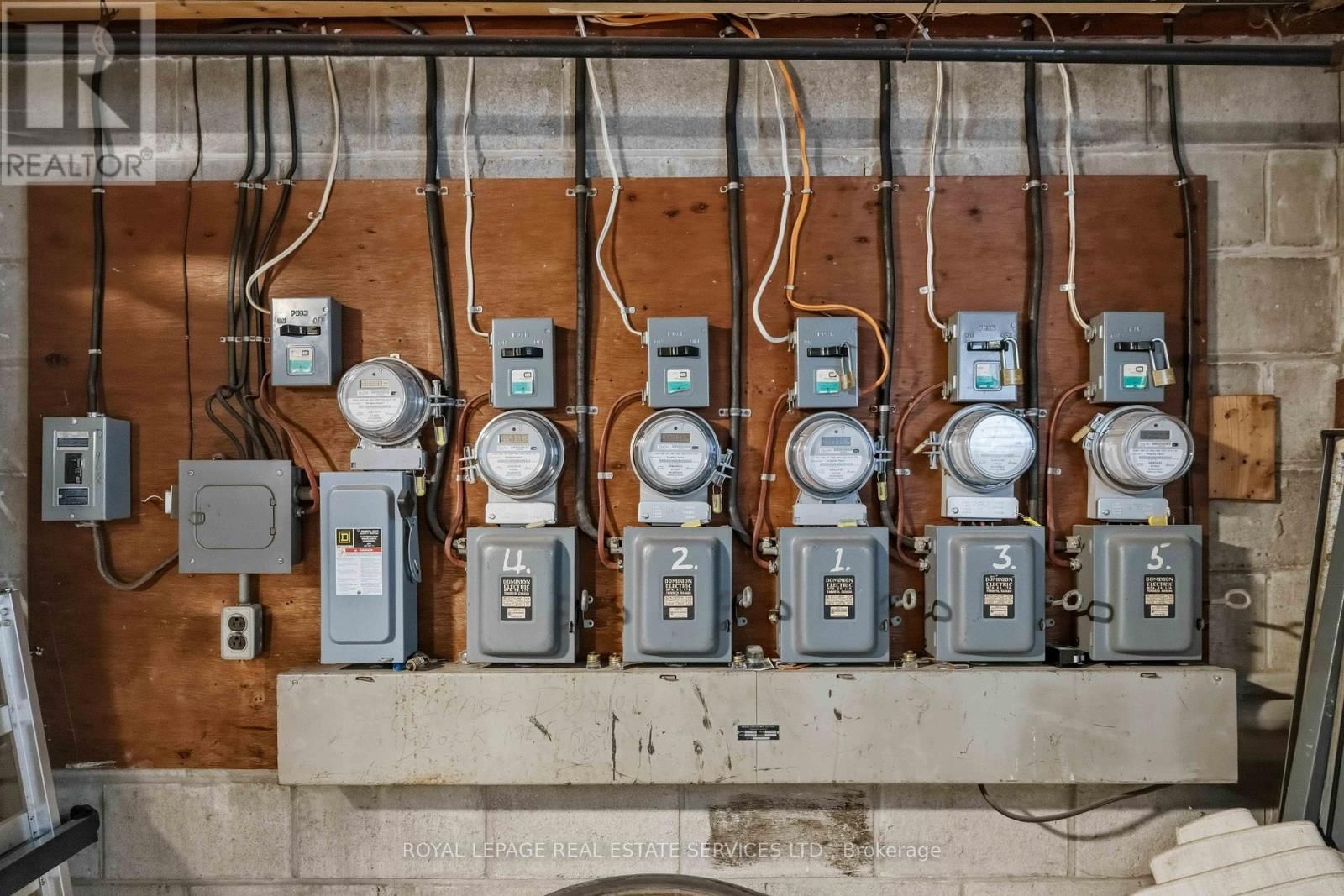 1028 JOHNSON STREET Image 34