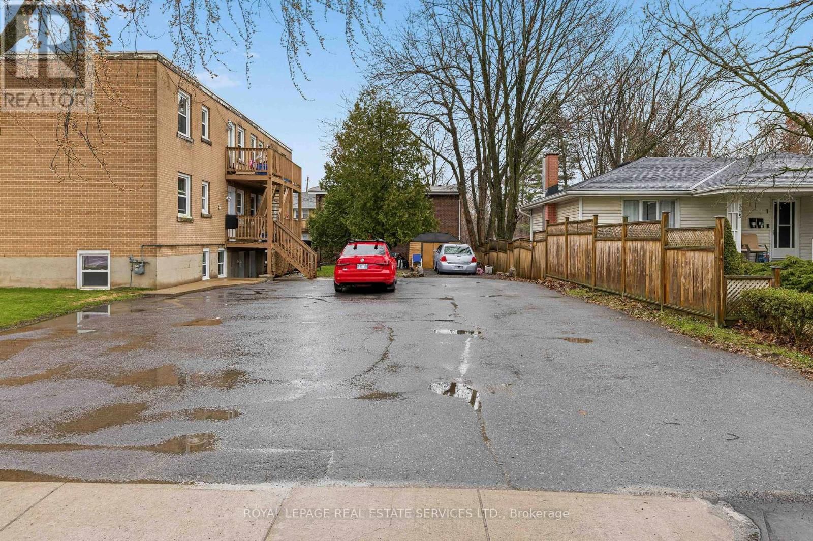 1028 JOHNSON STREET Image 35