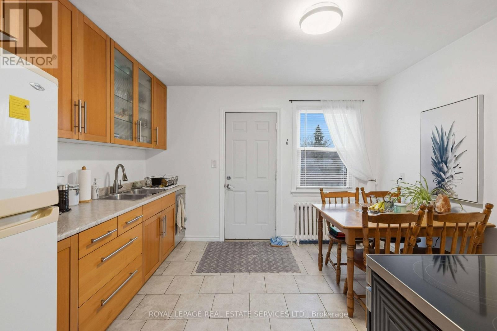 1028 JOHNSON STREET Image 8