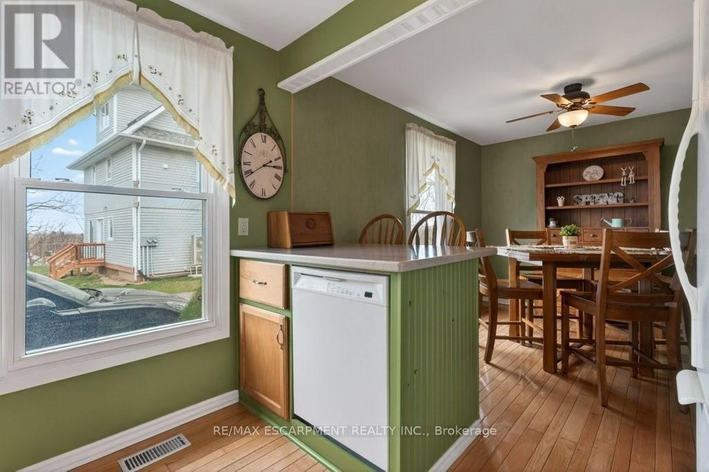 3378 JOHNSON STREET Image 10