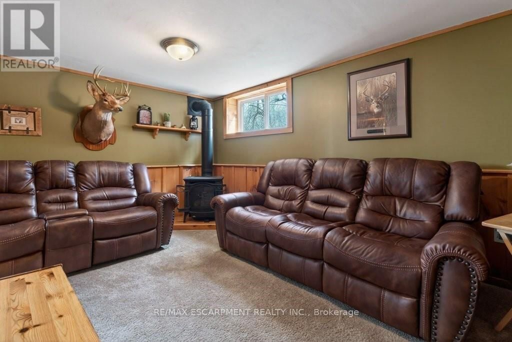 3378 JOHNSON STREET Image 31