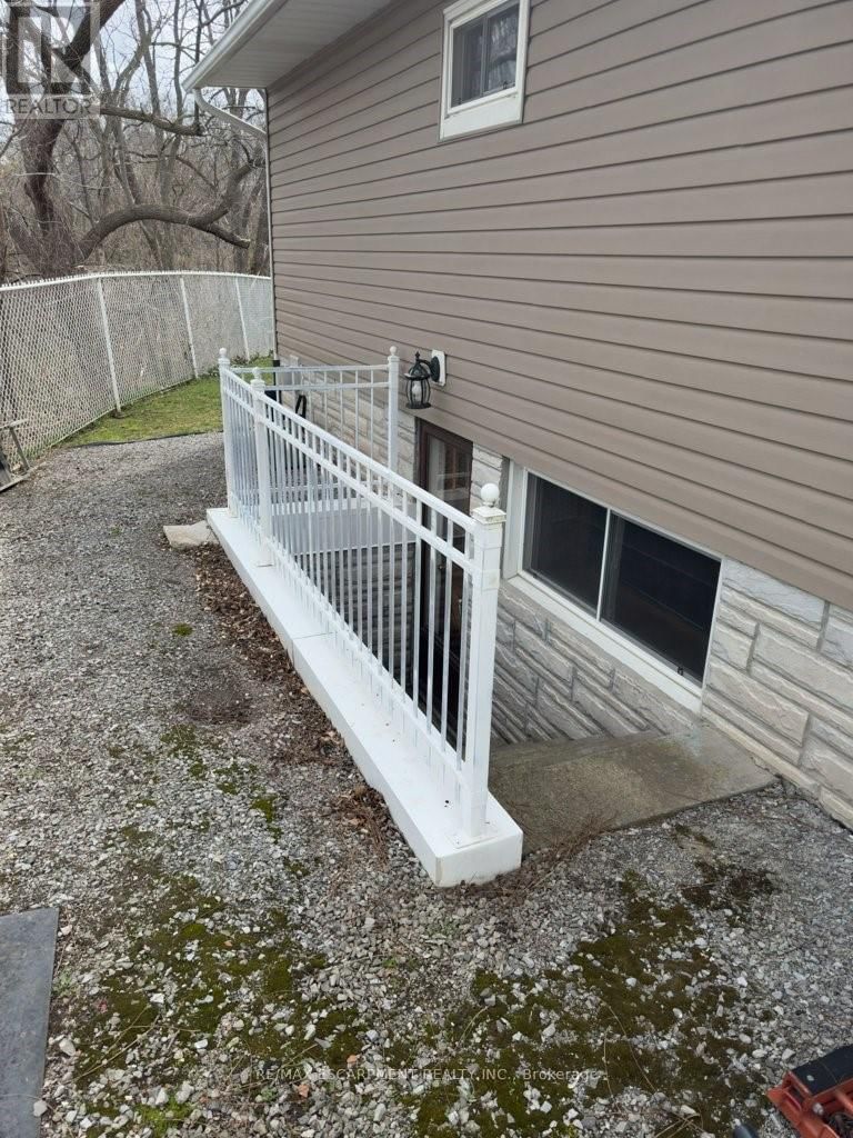 3378 JOHNSON STREET Image 38