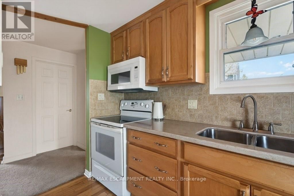 3378 JOHNSON STREET Image 7