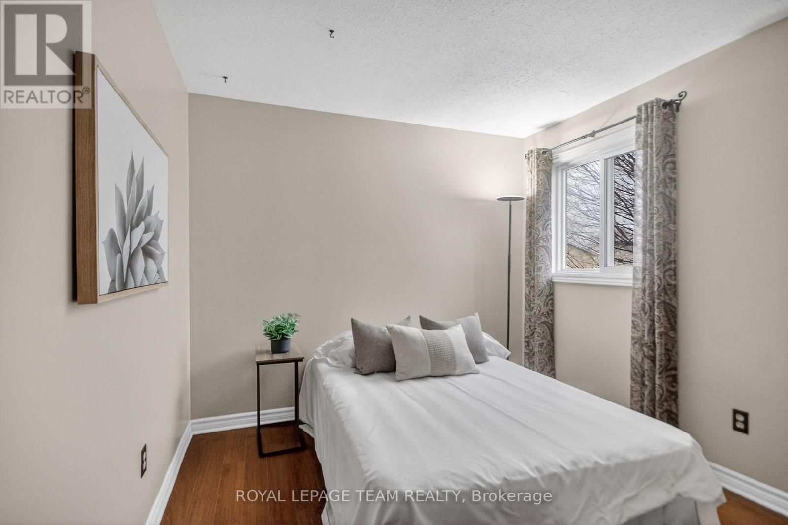 8 GOWRIE DRIVE Image 34