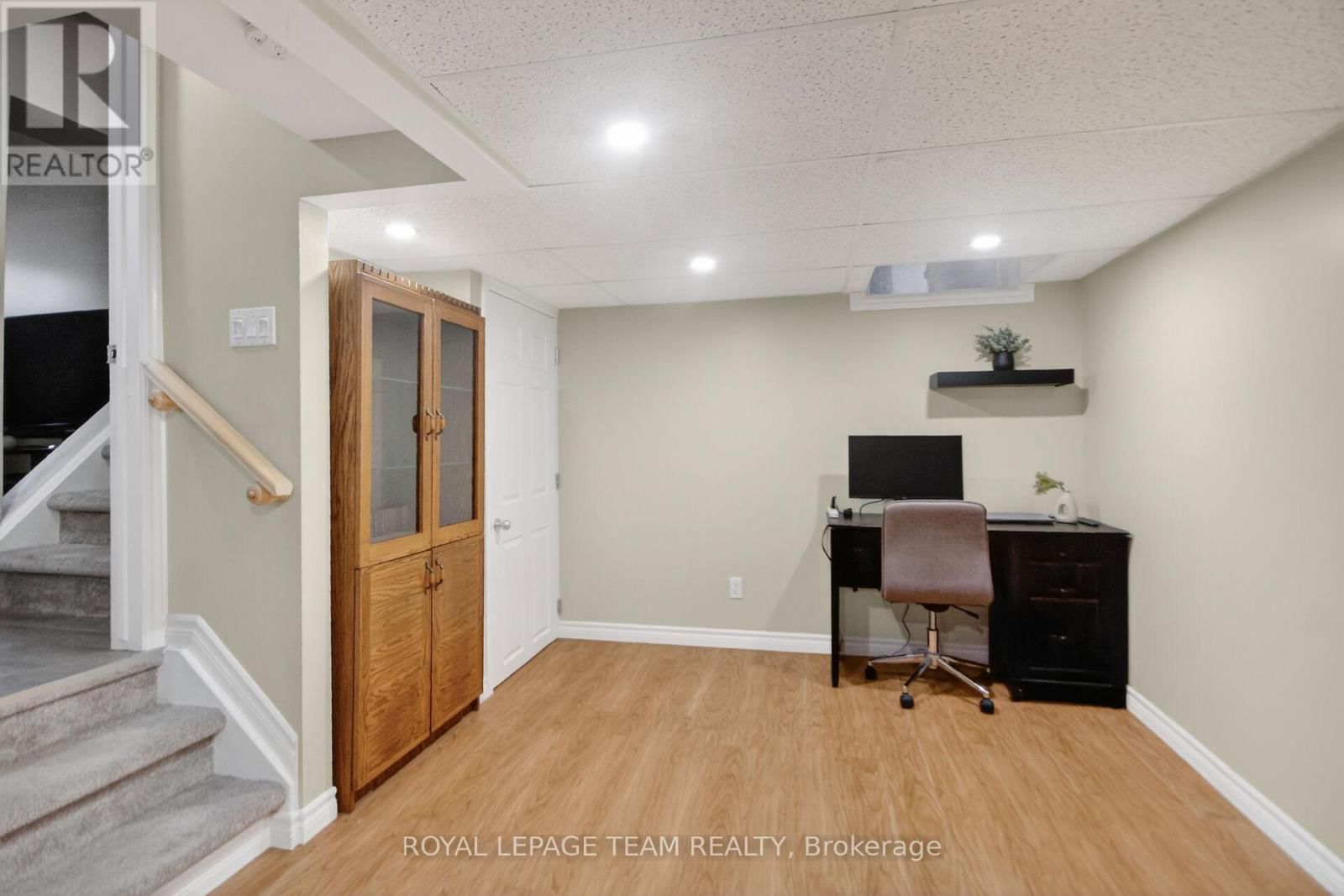 8 GOWRIE DRIVE Image 37