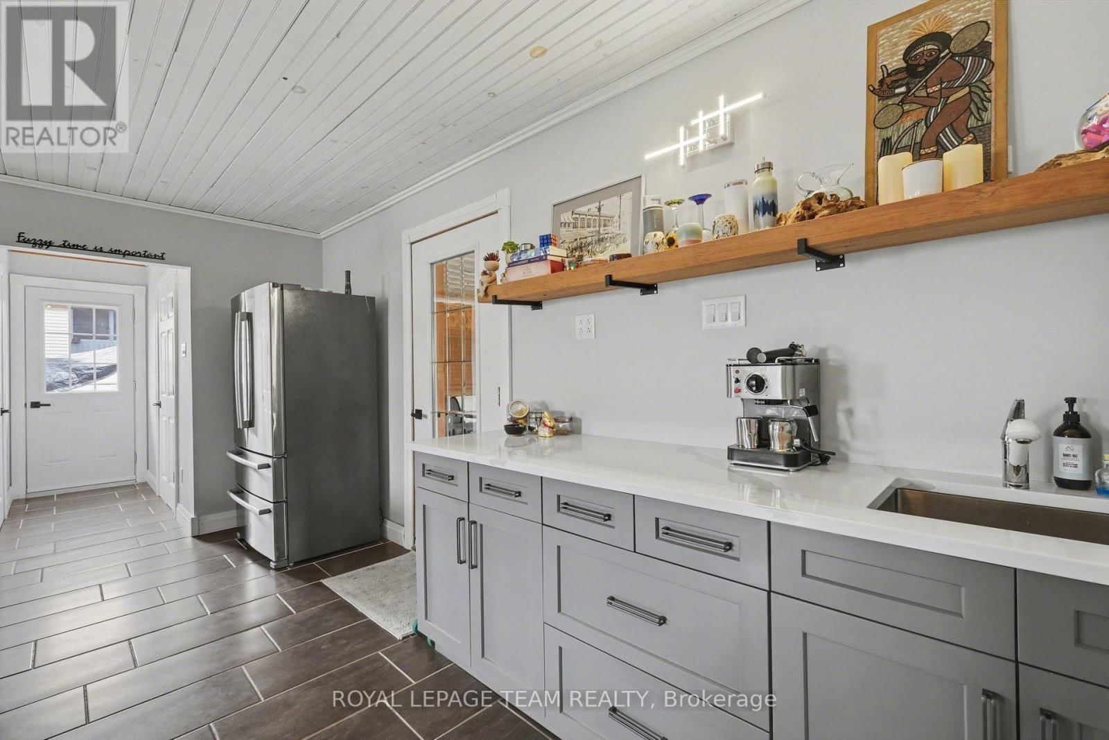 3041 BRIDGE STREET Image 17