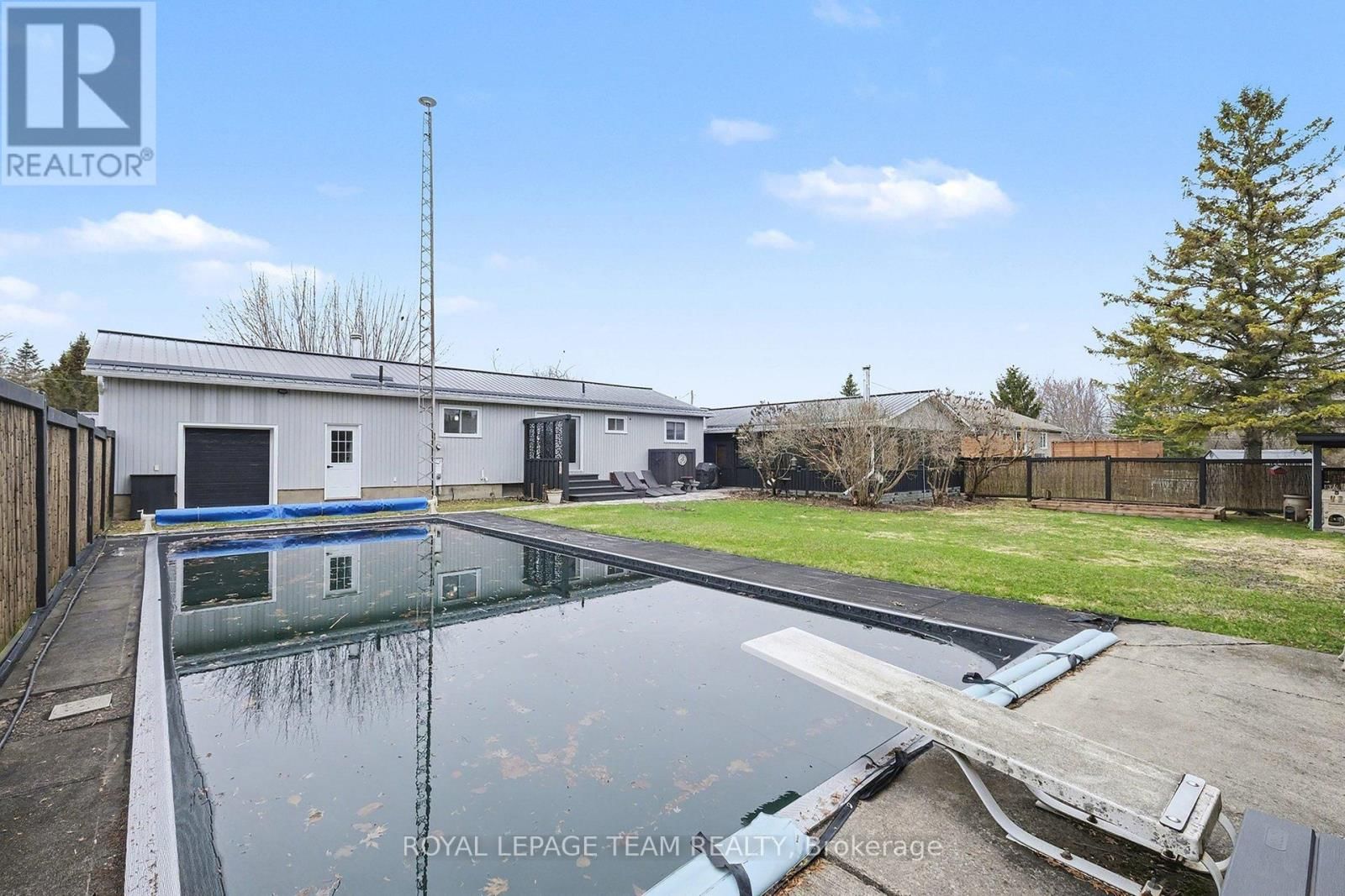 3041 BRIDGE STREET Image 30