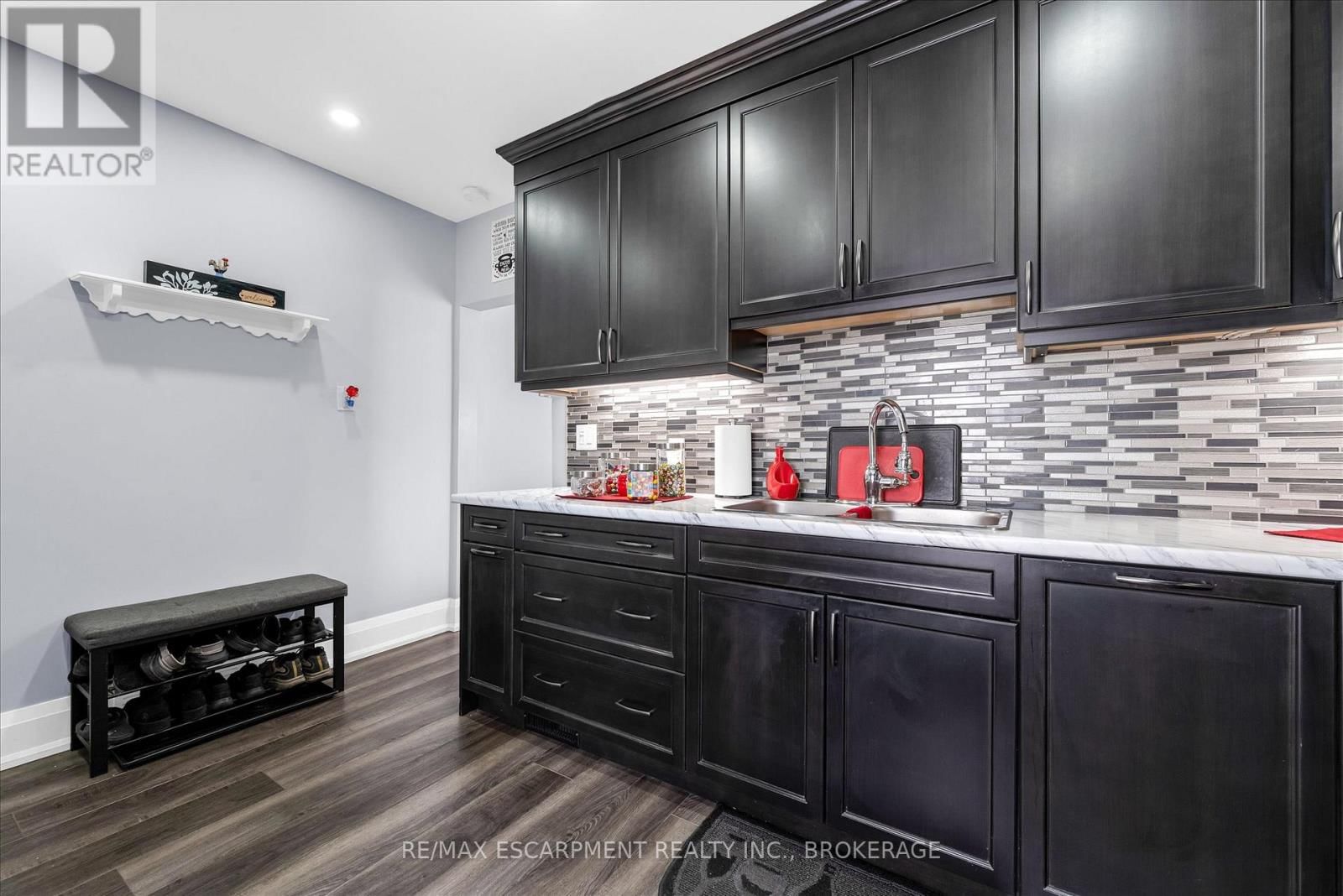 121 EDGEMONT STREET NORTH Image 14