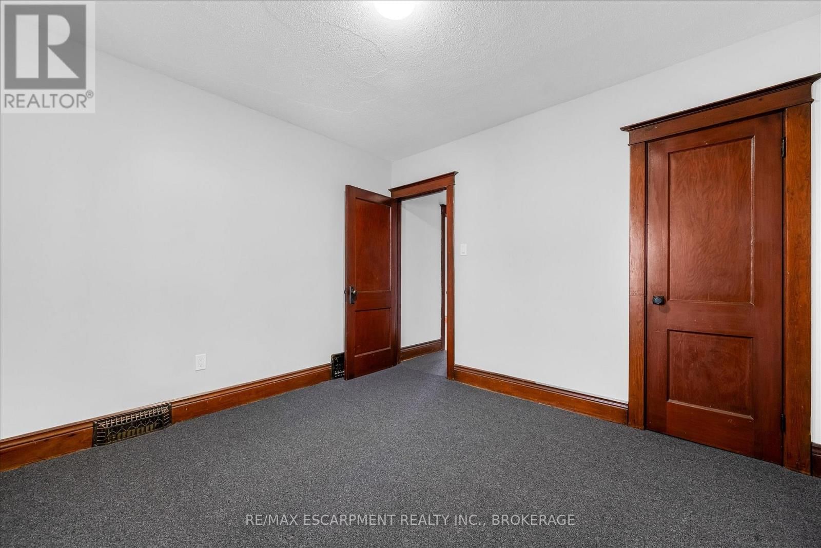 121 EDGEMONT STREET NORTH Image 22