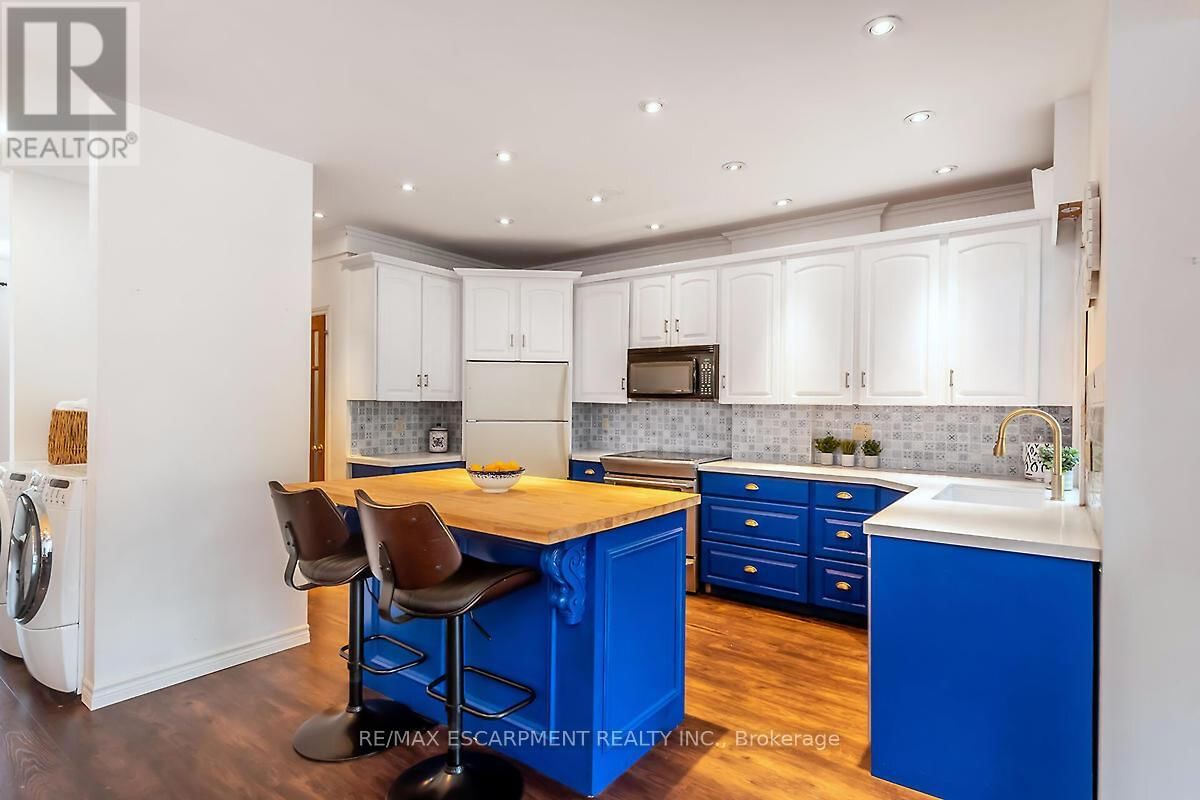 219 ST. CLAIR BOULEVARD Image 11