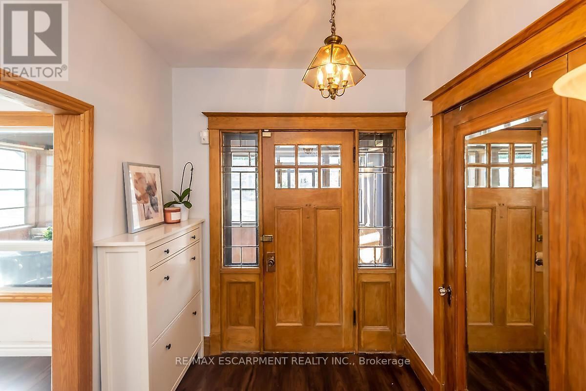 219 ST. CLAIR BOULEVARD Image 4