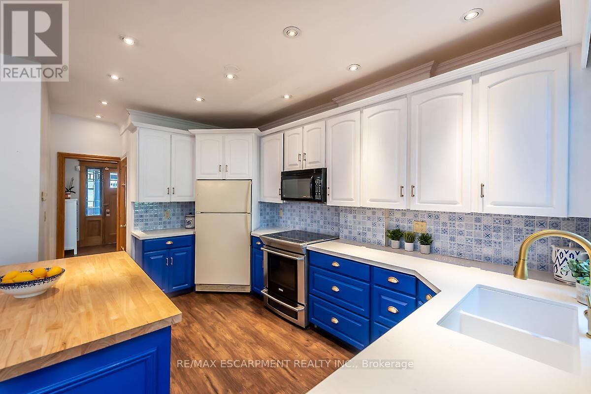 219 ST. CLAIR BOULEVARD Image 8