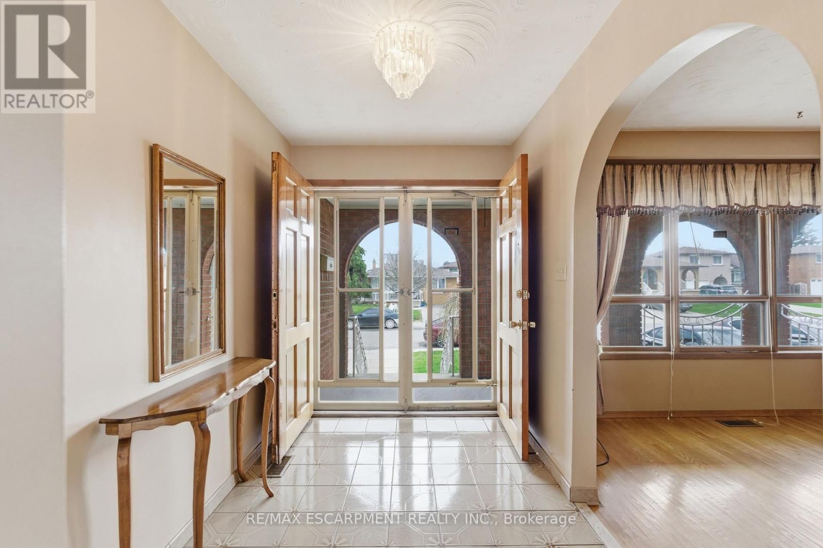 26 ADORN COURT Image 4