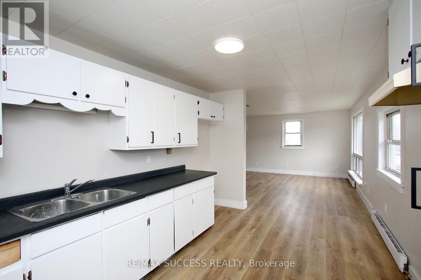 22 & 24 RIVER STREET Image 13