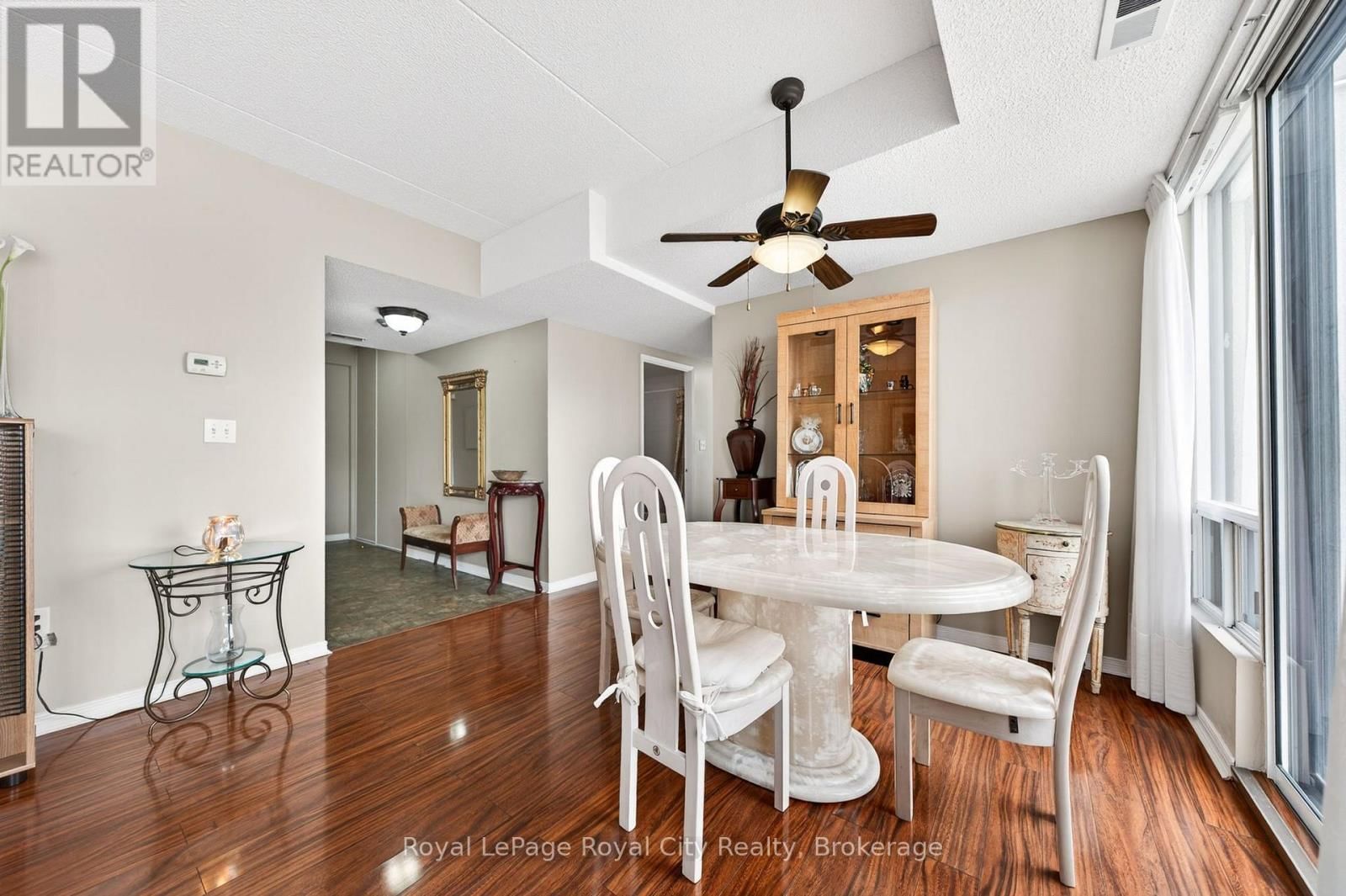 402 - 105 BAGOT STREET Image 12