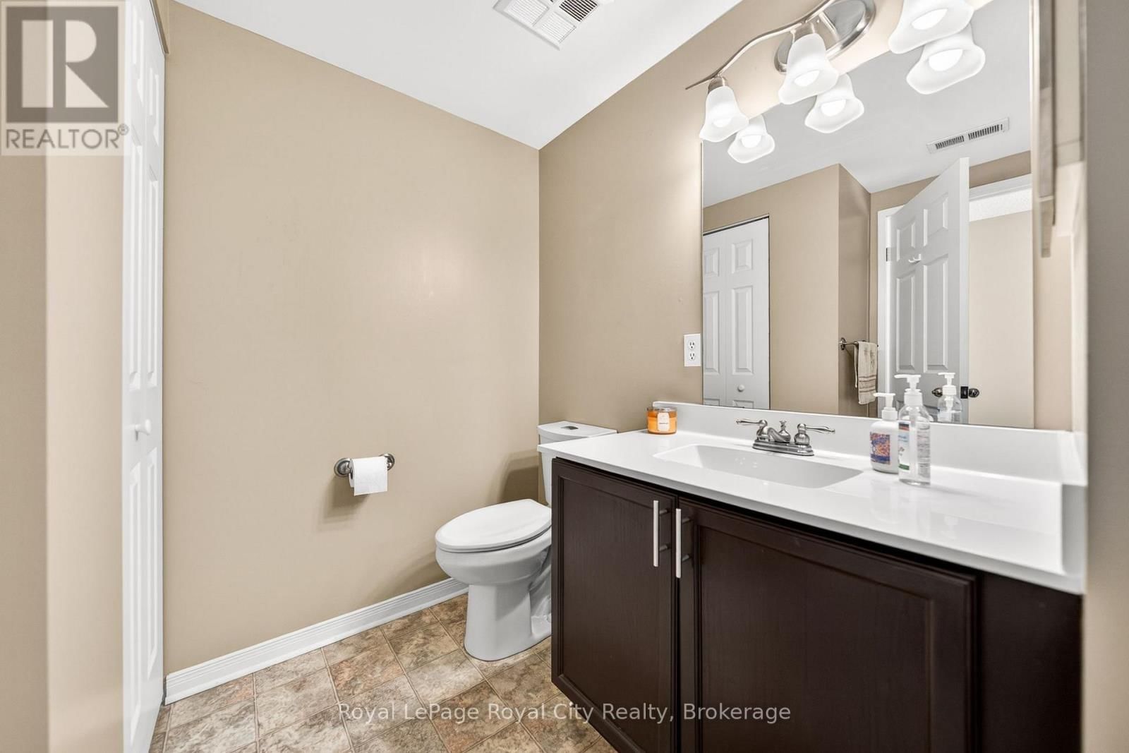 402 - 105 BAGOT STREET Image 25