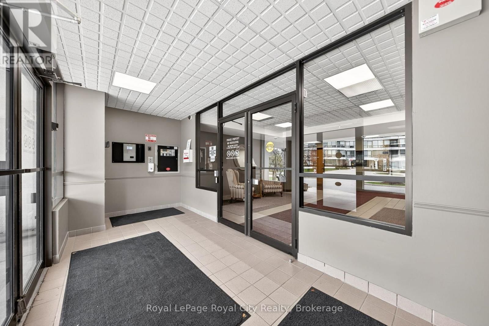 402 - 105 BAGOT STREET Image 4