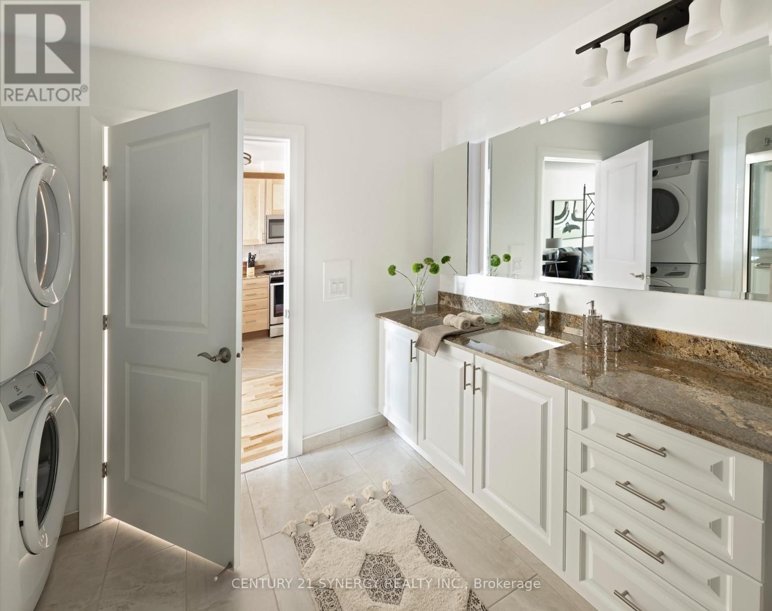 212 - 45 ELMSLEY STREET Image 13