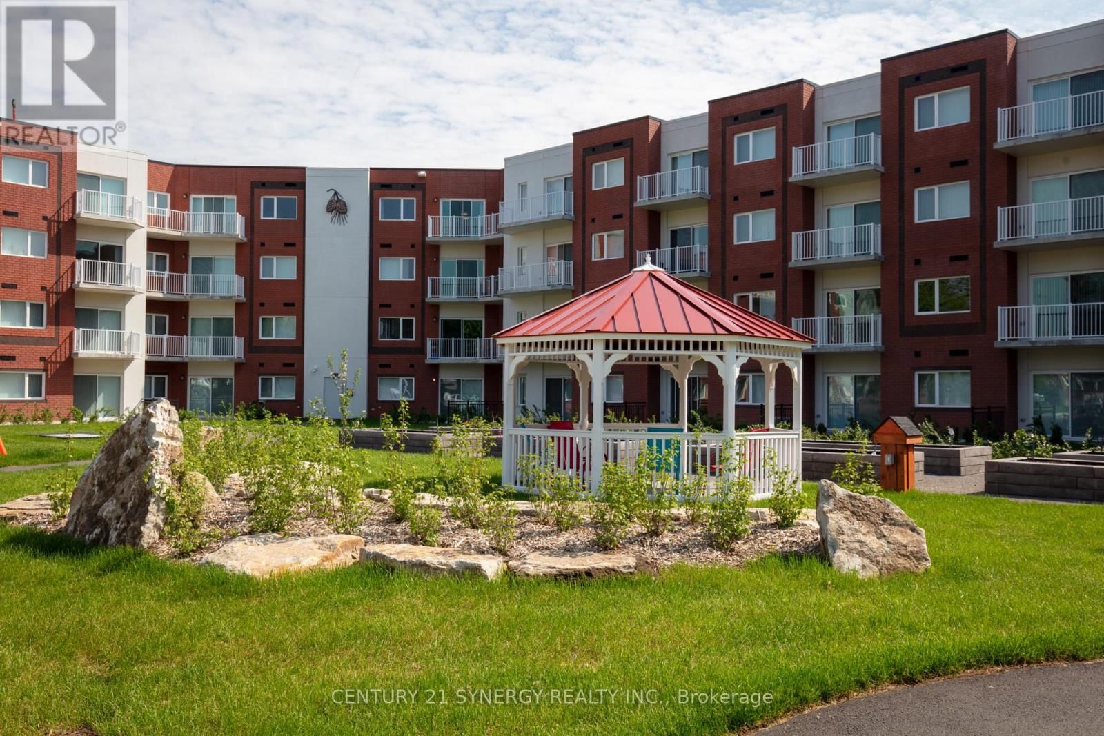 212 - 45 ELMSLEY STREET Image 2