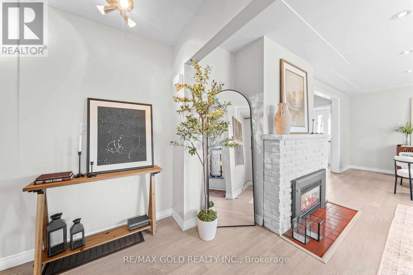 207 BRENDA CRESCENT Image 10