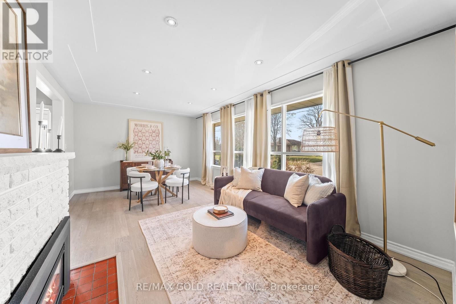 207 BRENDA CRESCENT Image 11