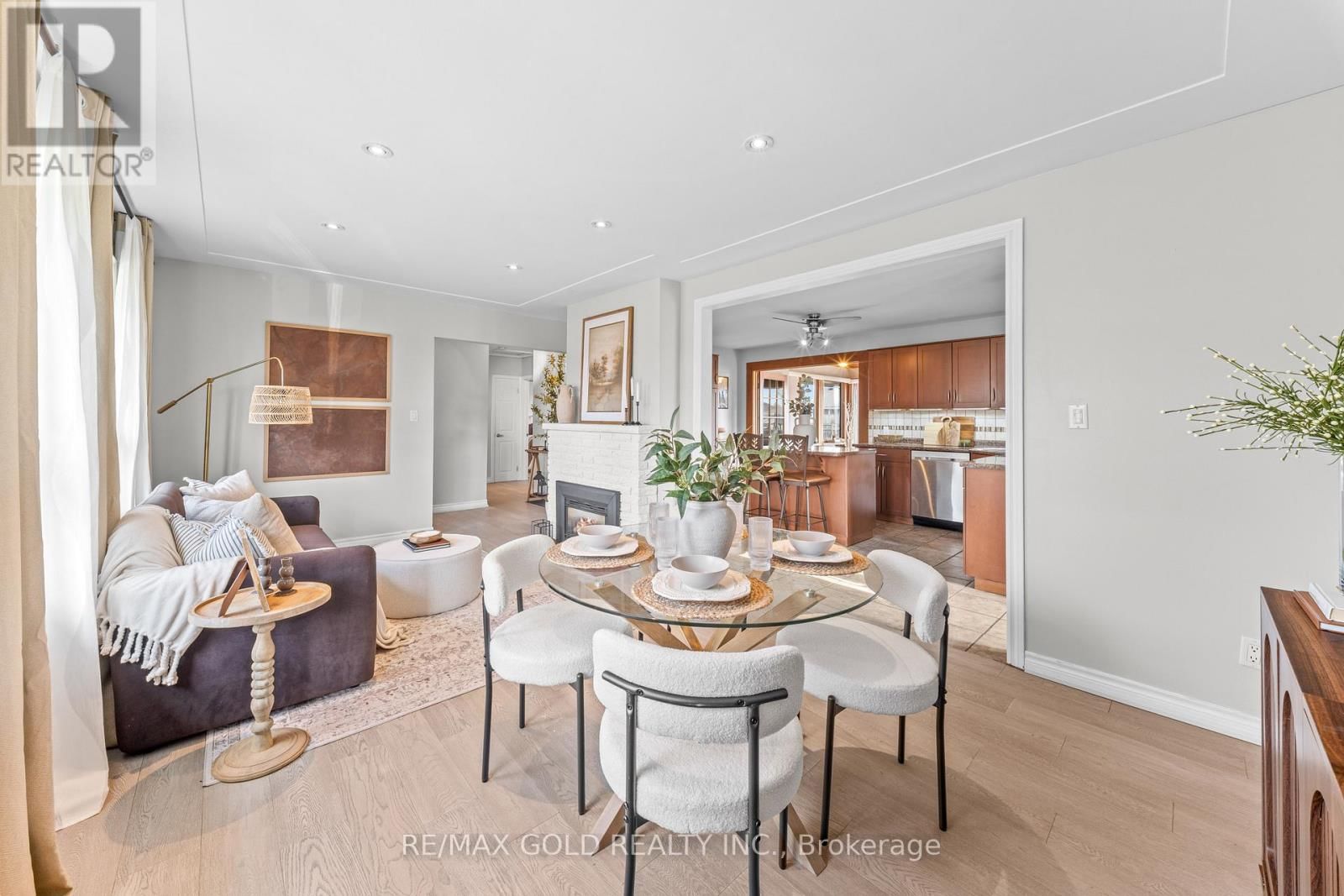 207 BRENDA CRESCENT Image 14