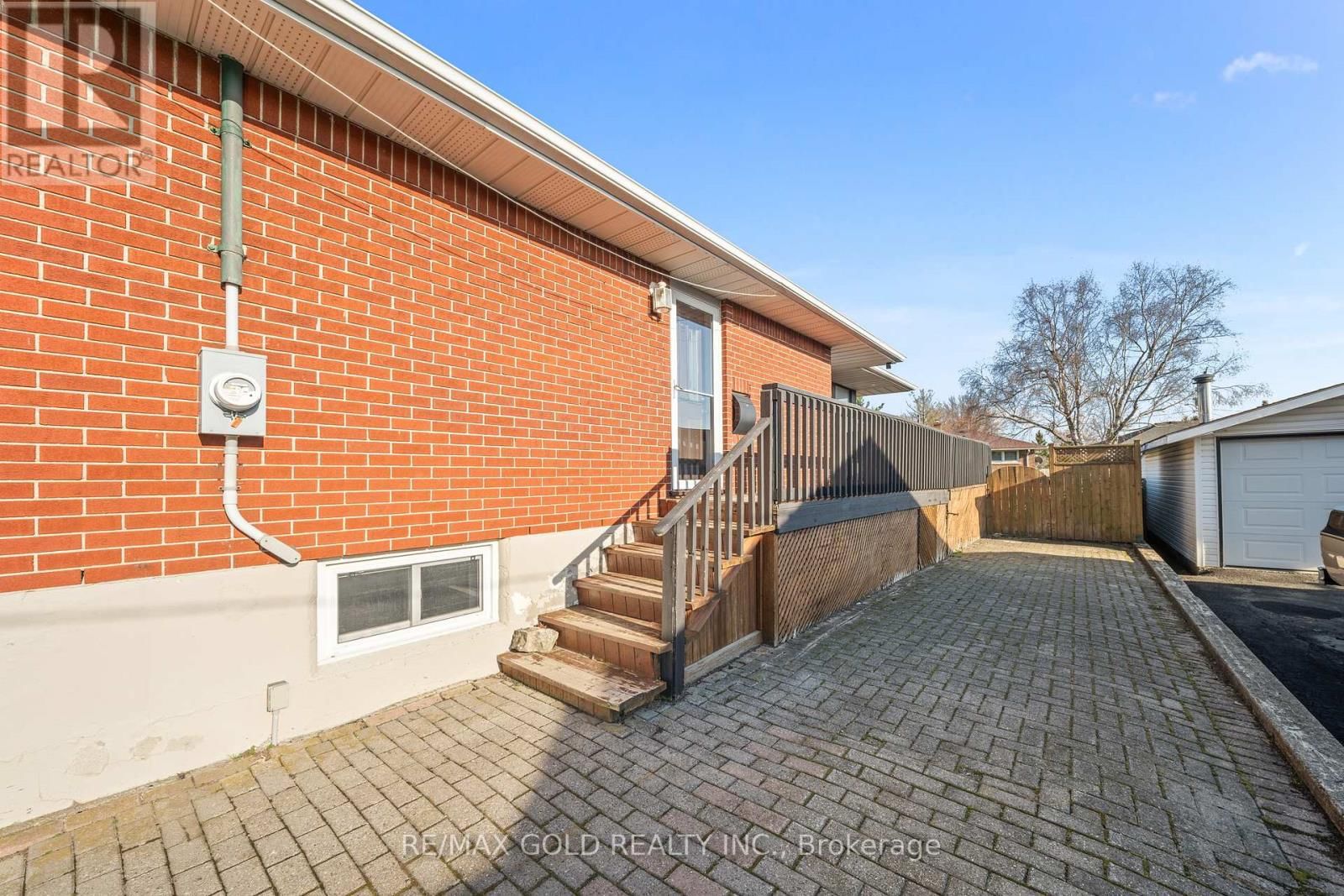 207 BRENDA CRESCENT Image 42