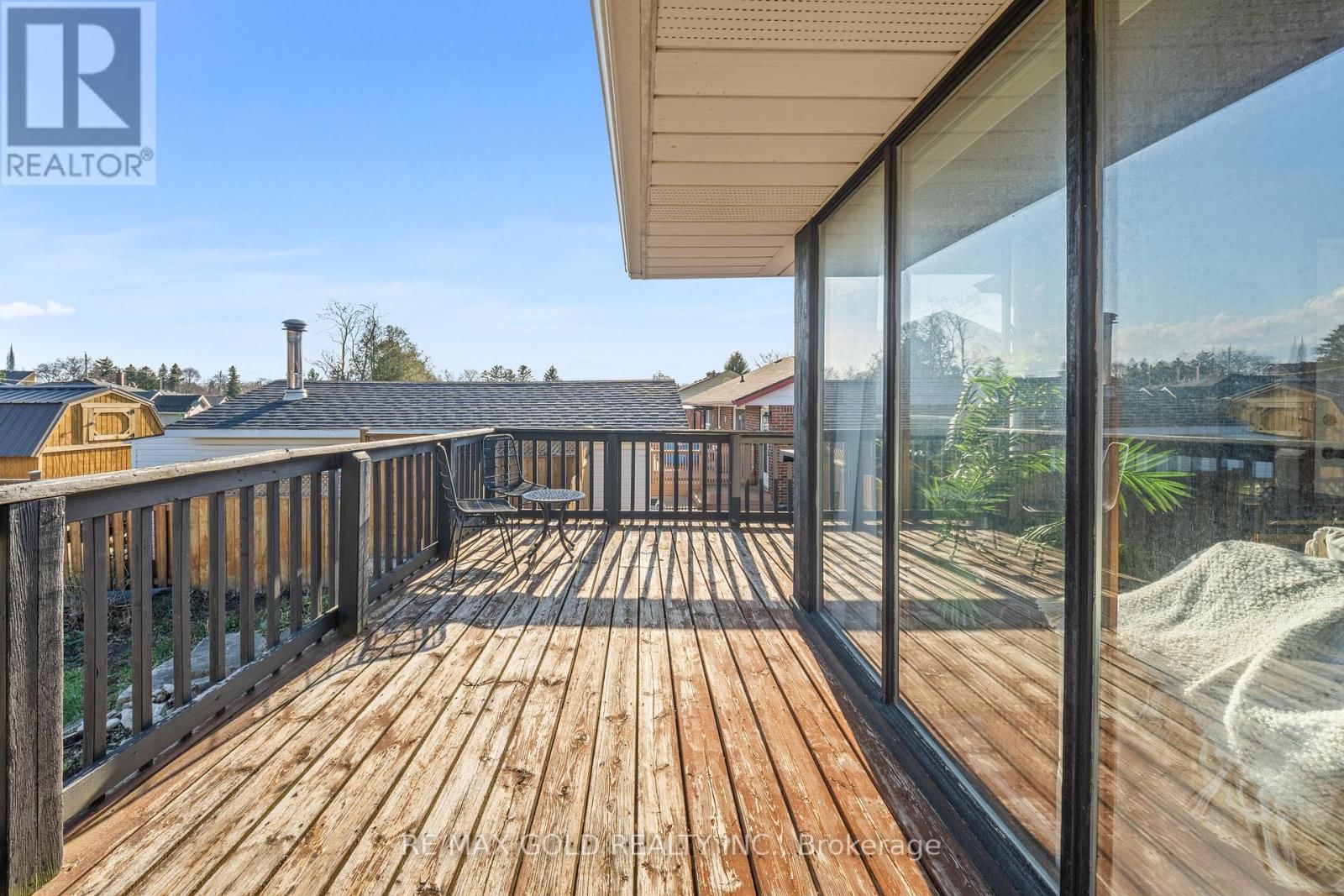 207 BRENDA CRESCENT Image 44