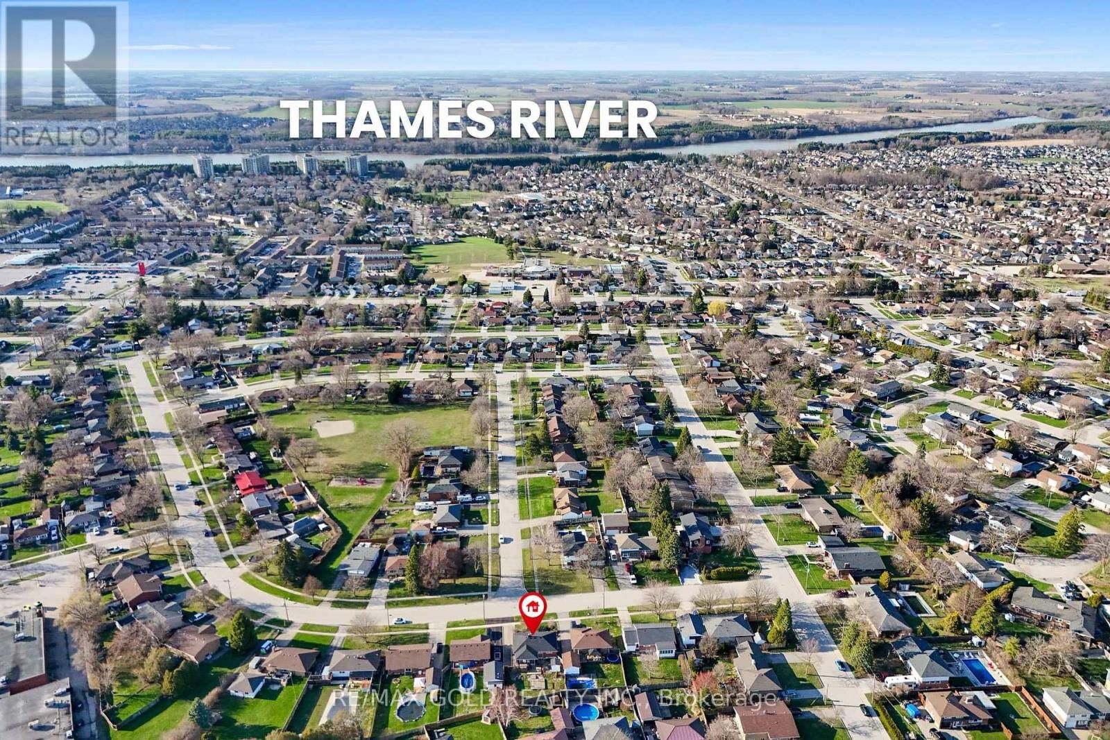 207 BRENDA CRESCENT Image 6